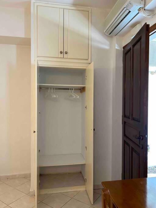 Cozy Studio In Skala, Agistri Apartment Luaran gambar